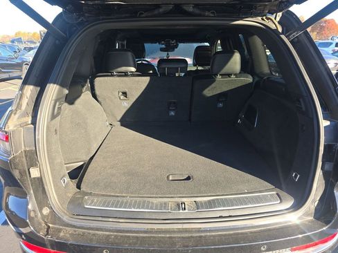 Used 2022 Jeep Grand Cherokee Overland w/ Adv Protech Group III image 13