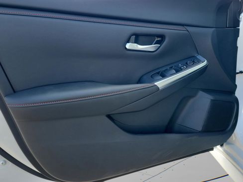 New 2025 Nissan Sentra SR image 18