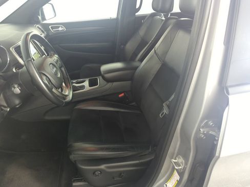Used 2018 Jeep Grand Cherokee Altitude RWD image 11