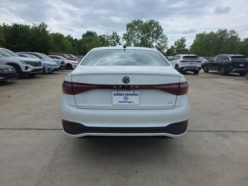 New 2026 Volkswagen Jetta SE FWD image 4