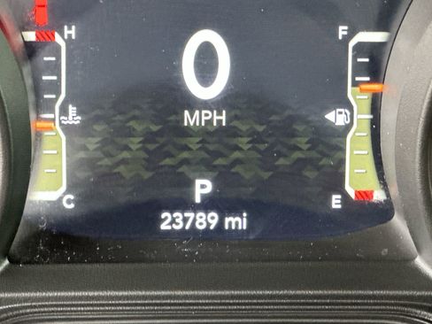 Used 2025 Jeep Wrangler Unlimited Rubicon AWD/4WD image 15