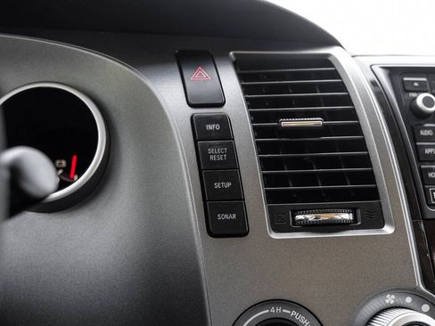 Used 2017 Toyota Sequoia Platinum AWD/4WD image 32