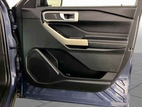 Used 2021 Ford Explorer XLT w/ Equipment Group 202A RWD image 21