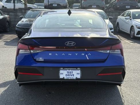 Certified 2025 Hyundai Elantra Sport FWD image 6