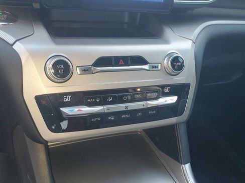 Used 2021 Ford Explorer XLT w/ Equipment Group 202A image 16