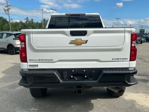Certified 2025 Chevrolet Silverado 2500 Custom w/ Custom Convenience Package AWD/4WD image 4