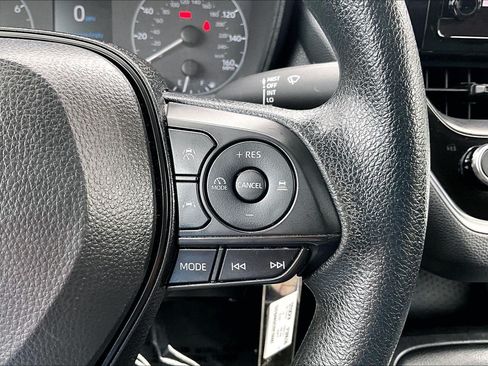 Used 2024 Toyota Corolla LE FWD image 18