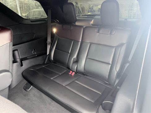 Used 2020 Ford Explorer Platinum w/ Premium Technology Package image 15