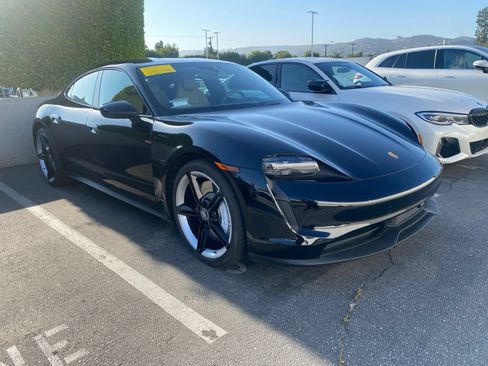 Used 2022 Porsche Taycan RWD image 3