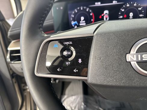 Used 2025 Nissan Murano SL AWD/4WD image 12