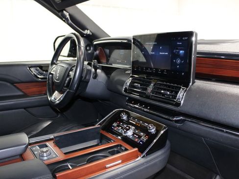 Used 2023 Lincoln Navigator Reserve AWD/4WD image 36