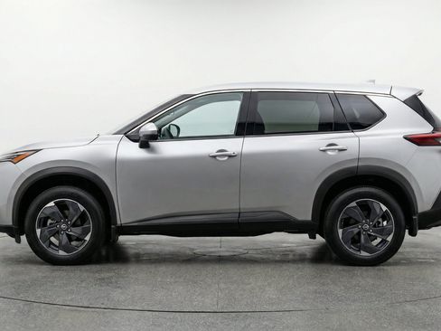 Used 2025 Nissan Rogue SV AWD/4WD image 5