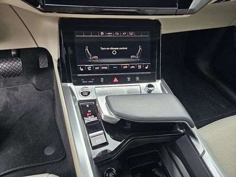 Used 2024 Audi Q8 e-tron Premium Plus image 11