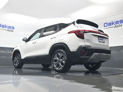 Certified 2025 Kia Seltos LX image 40