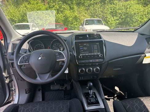 Used 2026 Mitsubishi Outlander Sport ES AWD/4WD image 7