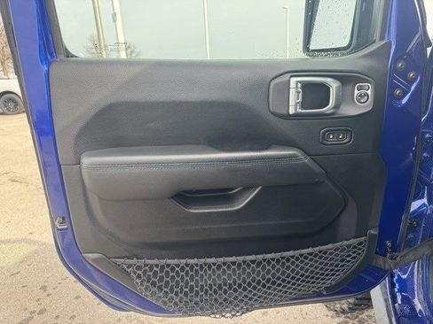 Used 2018 Jeep Wrangler Unlimited Sahara image 8