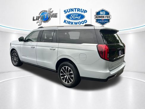 Used 2025 Ford Expedition Max Platinum AWD/4WD image 3