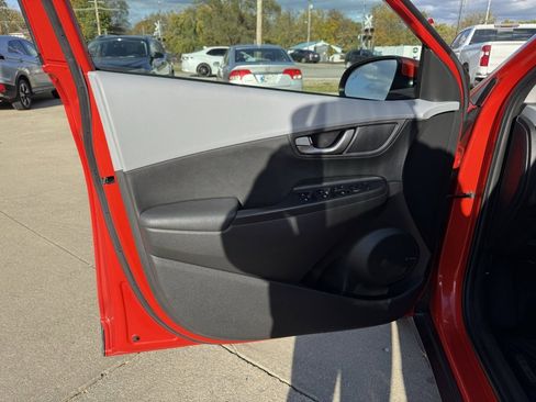 Used 2019 Hyundai Kona Limited image 13