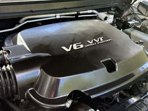 Used 2018 Chevrolet Colorado LT w/ Safety Package RWD image 9