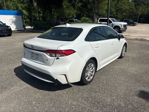Used 2022 Toyota Corolla LE FWD image 7