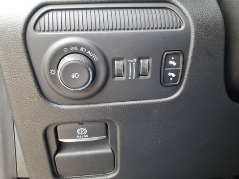 Used 2024 Jeep Wagoneer Series III AWD/4WD image 25