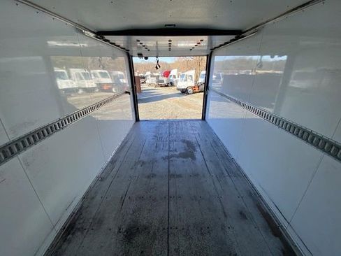 Used 2024 Chevrolet Express 3500 Thermo King 16 Foot Reefer Box w/ Power Convenience Package image 19