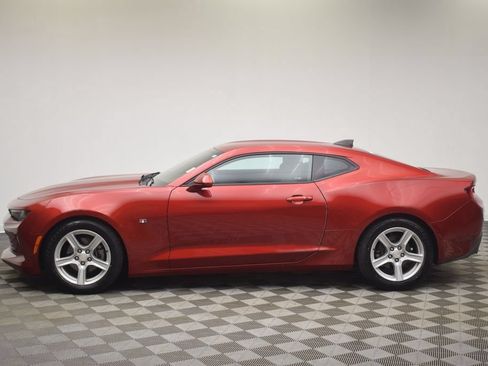 Used 2017 Chevrolet Camaro LT RWD image 12