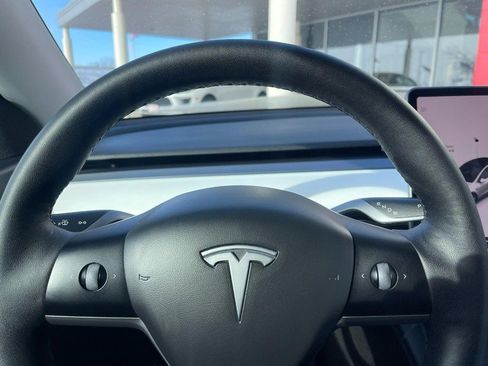 Used 2021 Tesla Model Y Long Range image 21