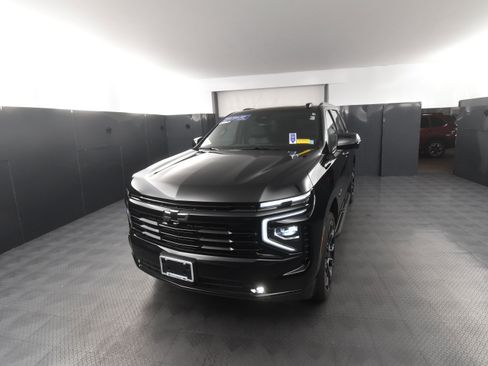 Used 2025 Chevrolet Tahoe RST w/ RST Capability Package image 6