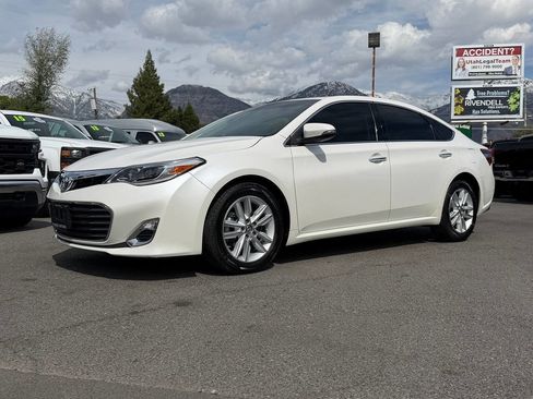 Used 2014 Toyota Avalon XLE Premium FWD image 1