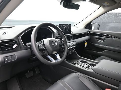 New 2025 Honda Pilot Touring image 23