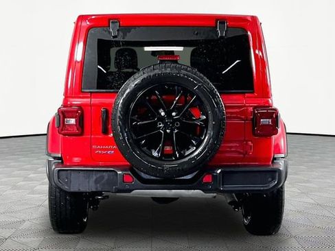 Used 2025 Jeep Wrangler Unlimited Sahara w/ Safety Group AWD/4WD image 5