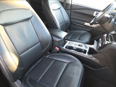 Used 2022 Ford Explorer Limited w/ Equipment Group 301A image 16