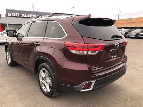 Used 2019 Toyota Highlander Limited image 4