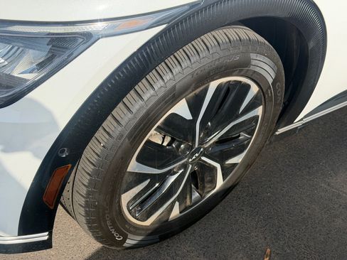 Certified 2024 Kia EV6 Wind w/ Wind Technology Package RWD image 6