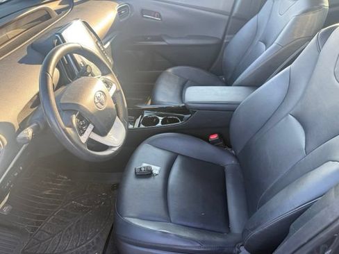 Used 2018 Toyota Prius Four FWD image 7