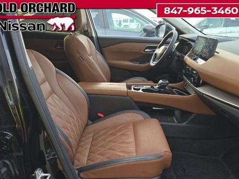 Used 2025 Nissan Rogue Platinum w/ Platinum Premium Package image 8