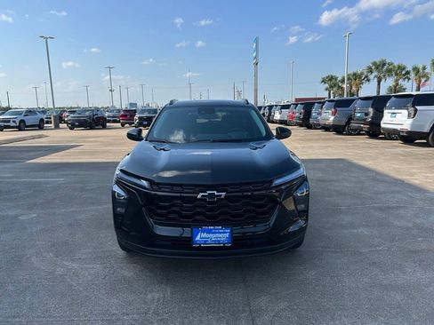 New 2026 Chevrolet Trax LT w/ Driver Confidence Package FWD image 2