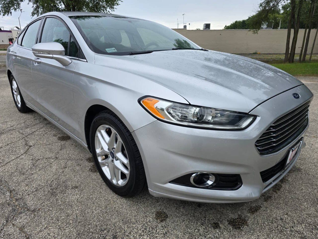 Used 2013 Ford Fusion SE FWD image 3