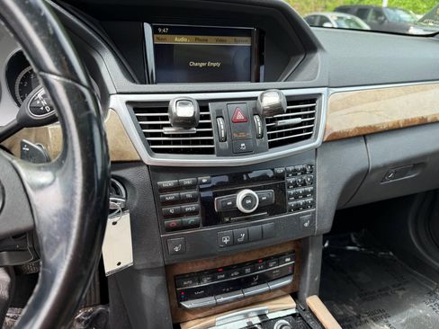 Used 2010 Mercedes-Benz E 350 Luxury image 15