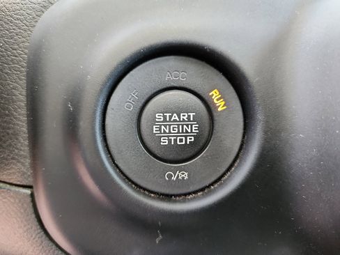 Used 2023 Jeep Wrangler Unlimited Sahara image 20