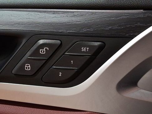 Used 2023 BMW X4 xDrive30i w/ Premium Package image 25