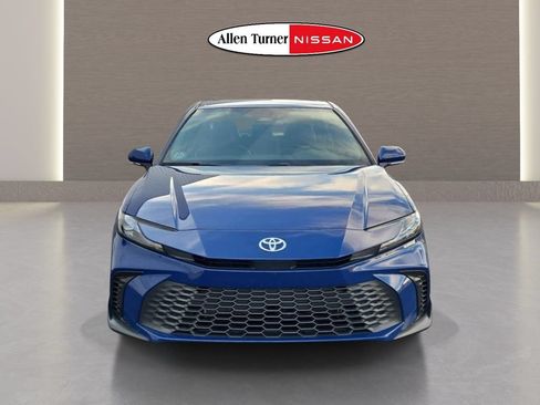 Used 2026 Toyota Camry SE FWD image 4