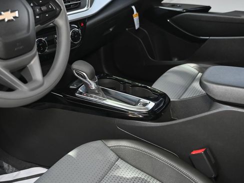 New 2026 Chevrolet Trax LT w/ LPO, Blackout Package image 28