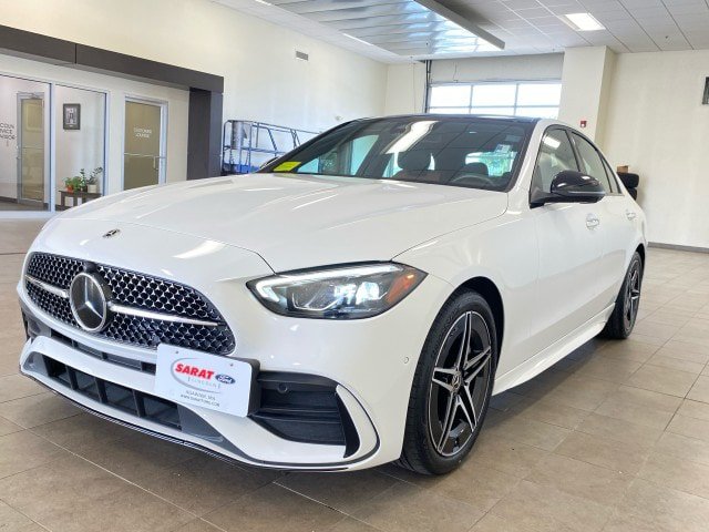 Used 2025 Mercedes-Benz C 300 4MATIC Sedan image 4