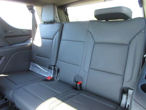 New 2026 GMC Yukon Denali w/ Denali Reserve Package AWD/4WD image 13