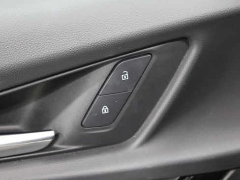 Used 2025 Chevrolet Equinox LT AWD/4WD image 8