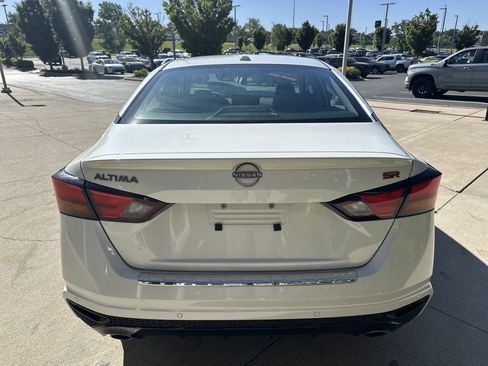 Used 2023 Nissan Altima 2.5 SR w/ SR Premium Package FWD image 8