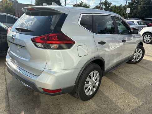 Used 2018 Nissan Rogue S FWD image 5
