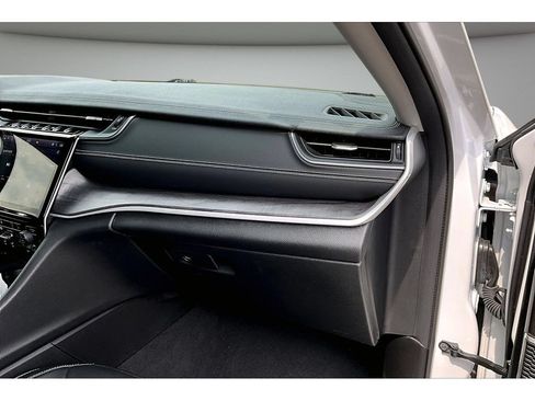 Certified 2022 Jeep Grand Cherokee Limited AWD/4WD image 49